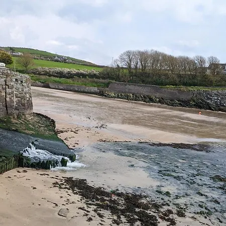 Robert's Cove Holiday home Minane Bridge
