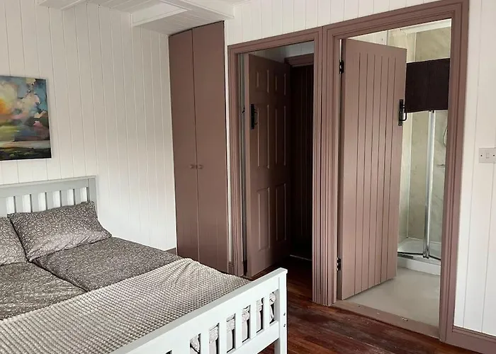 Robert's Cove * Minane Bridge